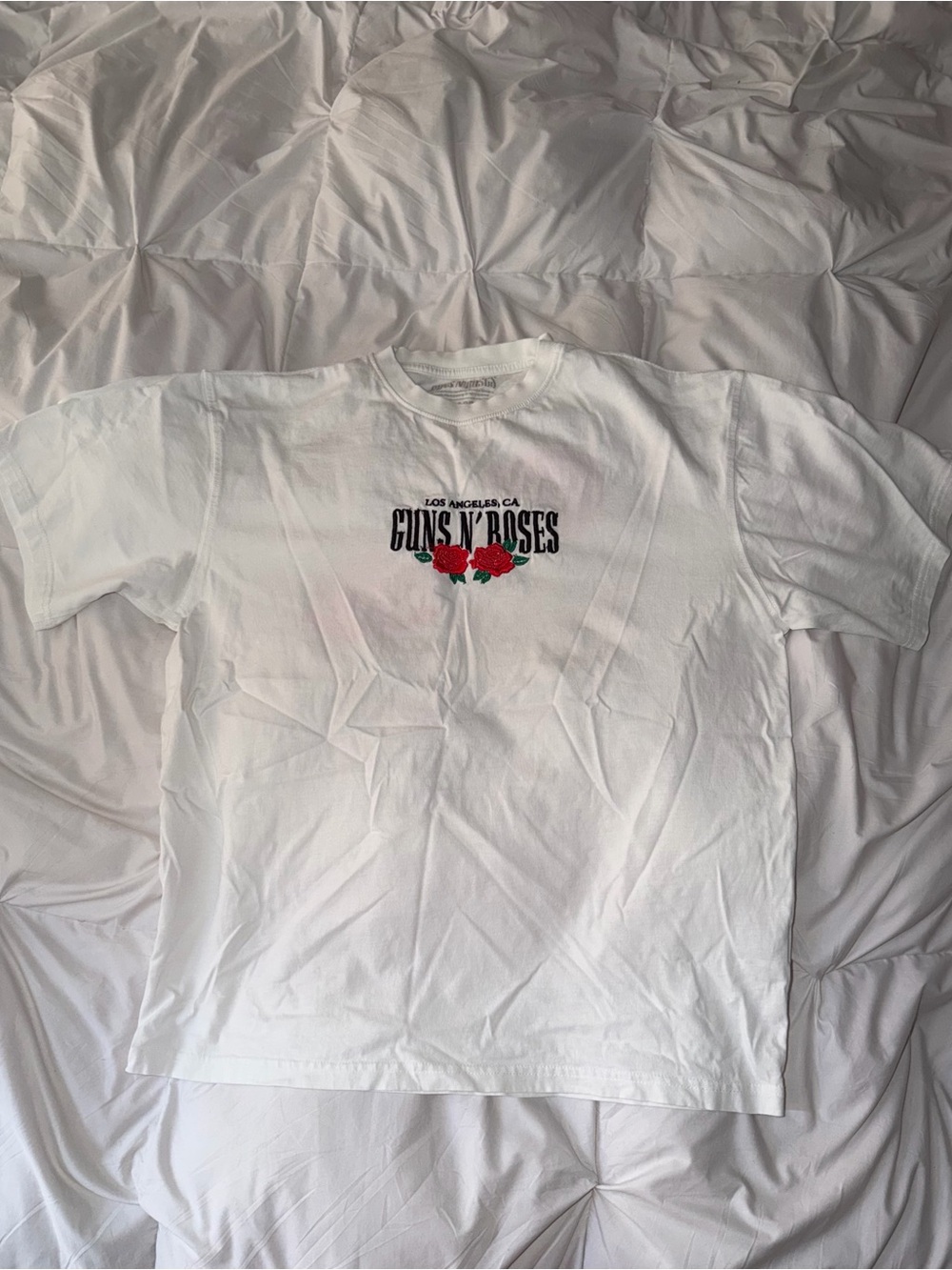 Pull&Bear White Guns N' Roses Graphic Tee with Red Rose Detail